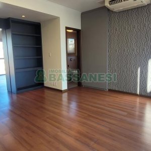 Sala com 205m², 3 vagas, no bairro Centro em Caxias do Sul para Comprar