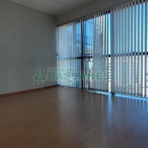 Sala com 205m², 3 vagas, no bairro Centro em Caxias do Sul para Comprar