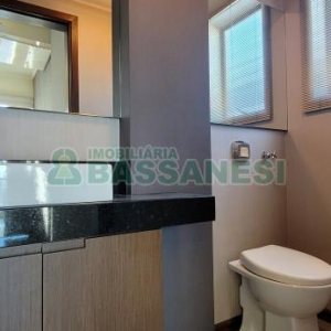 Sala com 205m², 3 vagas, no bairro Centro em Caxias do Sul para Comprar