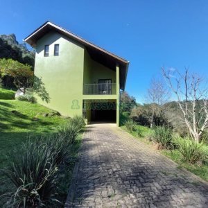 Chácara com 81307m², 4 dormitórios, 2 vagas, no bairro 3 Legua em Caxias do Sul para Comprar