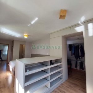 Chácara com 81307m², 4 dormitórios, 2 vagas, no bairro 3 Legua em Caxias do Sul para Comprar