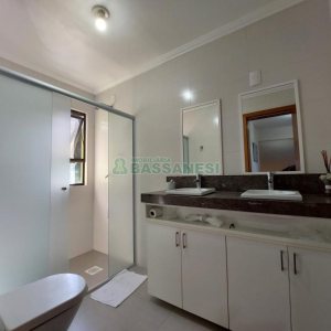 Chácara com 81307m², 4 dormitórios, 2 vagas, no bairro 3 Legua em Caxias do Sul para Comprar