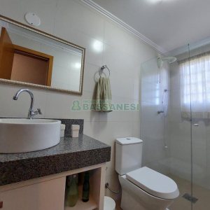 Chácara com 81307m², 4 dormitórios, 2 vagas, no bairro 3 Legua em Caxias do Sul para Comprar