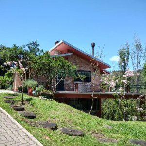 Chácara com 81307m², 4 dormitórios, 2 vagas, no bairro 3 Legua em Caxias do Sul para Comprar