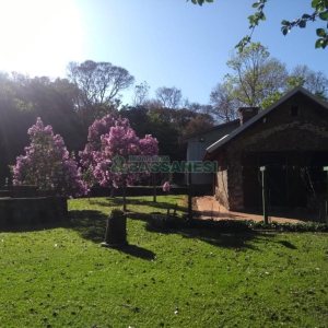 Chácara com 81307m², 4 dormitórios, 2 vagas, no bairro 3 Legua em Caxias do Sul para Comprar