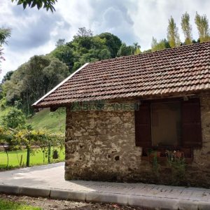 Chácara com 81307m², 4 dormitórios, 2 vagas, no bairro 3 Legua em Caxias do Sul para Comprar