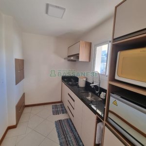 Sobrado com 94m², 3 dormitórios, 2 vagas, no bairro Treviso em Caxias do Sul para Comprar