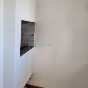 Sobrado com 94m², 3 dormitórios, 2 vagas, no bairro Treviso em Caxias do Sul para Comprar