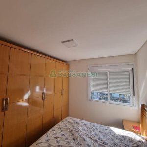 Sobrado com 94m², 3 dormitórios, 2 vagas, no bairro Treviso em Caxias do Sul para Comprar