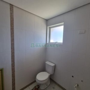 Sobrado com 94m², 3 dormitórios, 2 vagas, no bairro Treviso em Caxias do Sul para Comprar