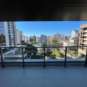 Apartamento com 234m², 3 dormitórios, 3 vagas, no bairro Exposição em Caxias do Sul para Comprar
