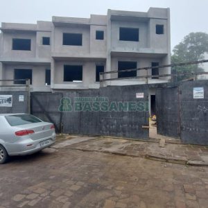 Sobrado com 147m², 3 dormitórios, 2 vagas, no bairro Jardim América em Caxias do Sul para Comprar