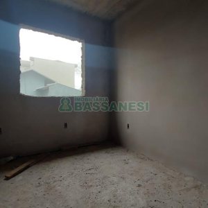 Sobrado com 147m², 3 dormitórios, 2 vagas, no bairro Jardim América em Caxias do Sul para Comprar