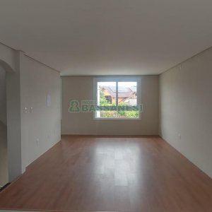 Sobrado com 147m², 3 dormitórios, 2 vagas, no bairro Jardim América em Caxias do Sul para Comprar