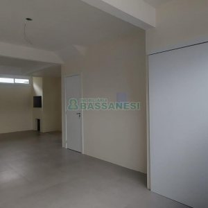 Sobrado com 147m², 3 dormitórios, 2 vagas, no bairro Jardim América em Caxias do Sul para Comprar