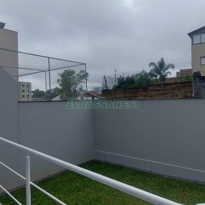 Sobrado com 147m², 3 dormitórios, 2 vagas, no bairro Jardim América em Caxias do Sul para Comprar