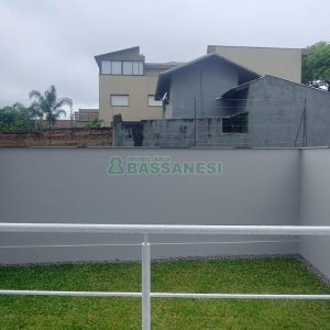 Sobrado com 147m², 3 dormitórios, 2 vagas, no bairro Jardim América em Caxias do Sul para Comprar