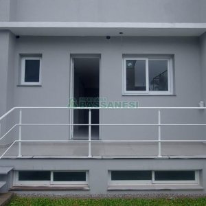 Sobrado com 147m², 3 dormitórios, 2 vagas, no bairro Jardim América em Caxias do Sul para Comprar