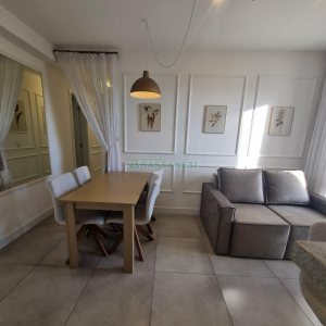 Apto Mobiliado com 60m², 2 dormitórios, 1 vaga, no bairro Lourdes em Caxias do Sul para Alugar