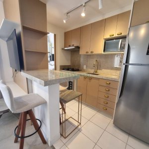 Apto Mobiliado com 60m², 2 dormitórios, 1 vaga, no bairro Lourdes em Caxias do Sul para Alugar