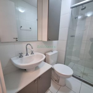 Apto Mobiliado com 60m², 2 dormitórios, 1 vaga, no bairro Lourdes em Caxias do Sul para Alugar
