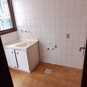 Apartamento com 93m², 2 dormitórios, 1 vaga, no bairro Lourdes em Caxias do Sul para Alugar
