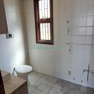 Apartamento com 93m², 2 dormitórios, 1 vaga, no bairro Lourdes em Caxias do Sul para Alugar