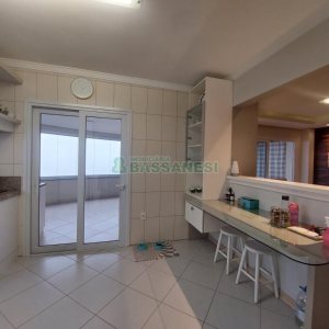 Apartamento com 159m², 3 dormitórios, 2 vagas, no bairro Jardim América em Caxias do Sul para Comprar