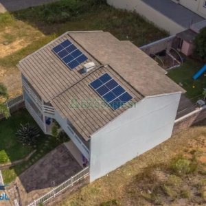 Casa com 242m², 5 dormitórios, 2 vagas, no bairro Charqueadas em Caxias do Sul para Comprar