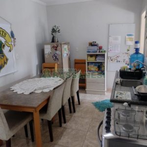 Casa com 242m², 5 dormitórios, 2 vagas, no bairro Charqueadas em Caxias do Sul para Comprar