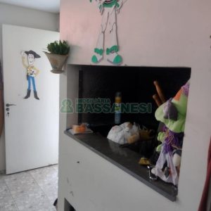 Casa com 242m², 5 dormitórios, 2 vagas, no bairro Charqueadas em Caxias do Sul para Comprar