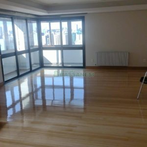 Apto/Cobertura com 423m², 3 dormitórios, 2 vagas, no bairro Medianeira em Caxias do Sul para Comprar