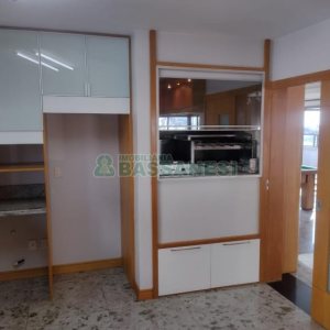 Apto/Cobertura com 423m², 3 dormitórios, 2 vagas, no bairro Medianeira em Caxias do Sul para Comprar