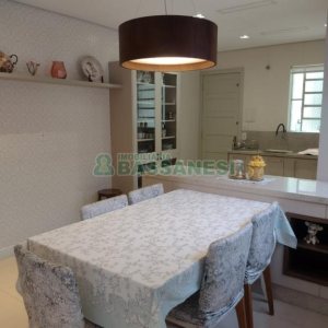 Casa com 154m², 3 dormitórios, 2 vagas, no bairro Cinqüentenário em Caxias do Sul para Comprar