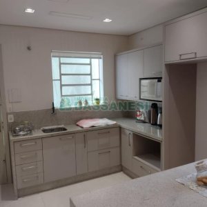 Casa com 154m², 3 dormitórios, 2 vagas, no bairro Cinqüentenário em Caxias do Sul para Comprar