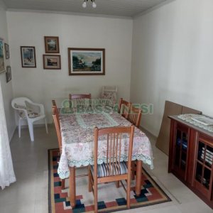 Casa com 154m², 3 dormitórios, 2 vagas, no bairro Cinqüentenário em Caxias do Sul para Comprar