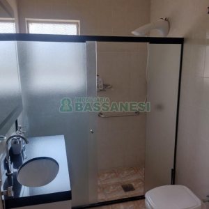 Casa com 154m², 3 dormitórios, 2 vagas, no bairro Cinqüentenário em Caxias do Sul para Comprar