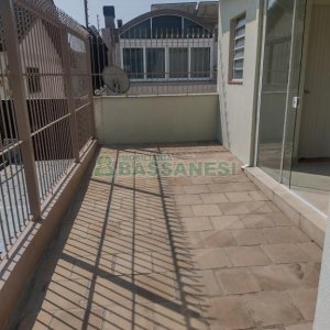 Casa com 154m², 3 dormitórios, 2 vagas, no bairro Cinqüentenário em Caxias do Sul para Comprar