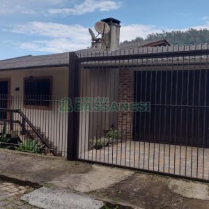 Casa com 231m², 3 dormitórios, no bairro Galópolis em Caxias do Sul para Comprar