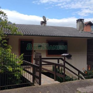 Casa com 231m², 3 dormitórios, no bairro Galópolis em Caxias do Sul para Comprar