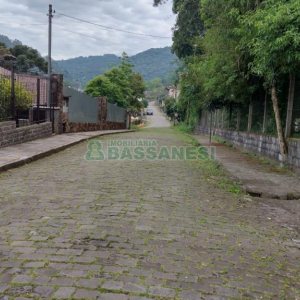 Casa com 231m², 3 dormitórios, no bairro Galópolis em Caxias do Sul para Comprar