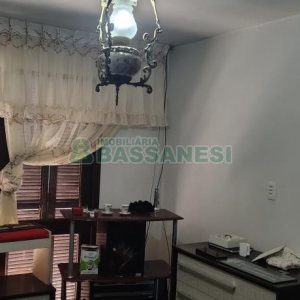Casa com 231m², 3 dormitórios, no bairro Galópolis em Caxias do Sul para Comprar