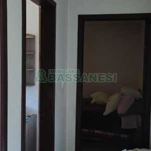 Casa com 231m², 3 dormitórios, no bairro Galópolis em Caxias do Sul para Comprar