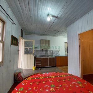 Casa com 141m², 2 dormitórios, 4 vagas, no bairro Marechal Floriano em Caxias do Sul para Comprar