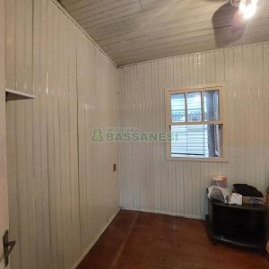 Casa com 141m², 2 dormitórios, 4 vagas, no bairro Marechal Floriano em Caxias do Sul para Comprar