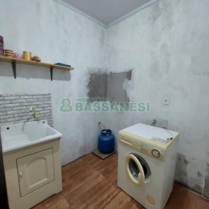 Casa com 141m², 2 dormitórios, 4 vagas, no bairro Marechal Floriano em Caxias do Sul para Comprar