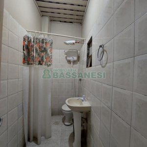 Casa com 141m², 2 dormitórios, 4 vagas, no bairro Marechal Floriano em Caxias do Sul para Comprar