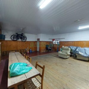 Casa com 141m², 2 dormitórios, 4 vagas, no bairro Marechal Floriano em Caxias do Sul para Comprar