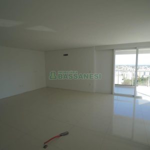 Apartamento com 137m², 3 dormitórios, 3 vagas, no bairro Nossa Senhora de Lourdes em Caxias do Sul para Comprar