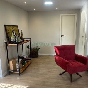 Casa com 154m², 4 dormitórios, 2 vagas, no bairro Cruzeiro em Caxias do Sul para Comprar